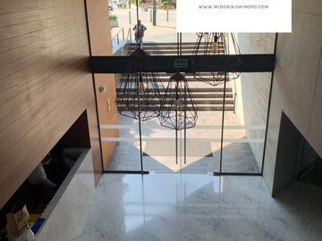 Exclusivo Penthouse con Terraza con Amplio Jardín