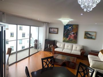 Exclusivo Penthouse con Terraza con Amplio Jardín