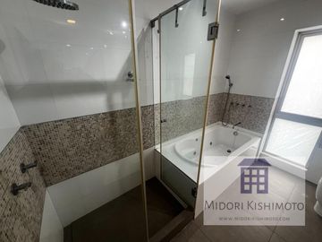 Exclusivo Penthouse con Terraza con Amplio Jardín