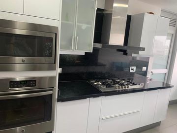 Exclusivo Penthouse con Terraza con Amplio Jardín