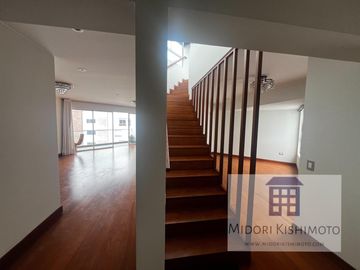 Exclusivo Penthouse con Terraza con Amplio Jardín