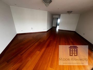 Exclusivo Penthouse con Terraza con Amplio Jardín