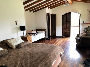 CASA CAMPESTRE EN CONJUNTO CERRADO EN LA VIA SAN ANTONIO LA CEJA.