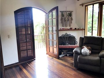 CASA CAMPESTRE EN CONJUNTO CERRADO EN LA VIA SAN ANTONIO LA CEJA.