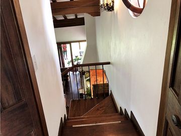 CASA CAMPESTRE EN CONJUNTO CERRADO EN LA VIA SAN ANTONIO LA CEJA.