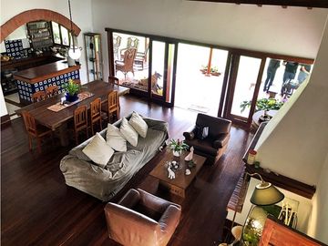 CASA CAMPESTRE EN CONJUNTO CERRADO EN LA VIA SAN ANTONIO LA CEJA.