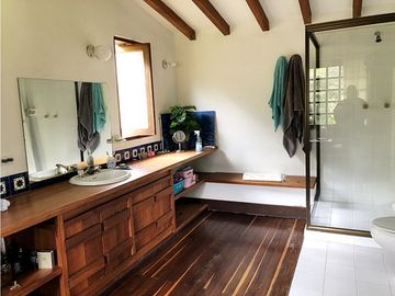 CASA CAMPESTRE EN CONJUNTO CERRADO EN LA VIA SAN ANTONIO LA CEJA.