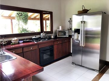 CASA CAMPESTRE EN CONJUNTO CERRADO EN LA VIA SAN ANTONIO LA CEJA.