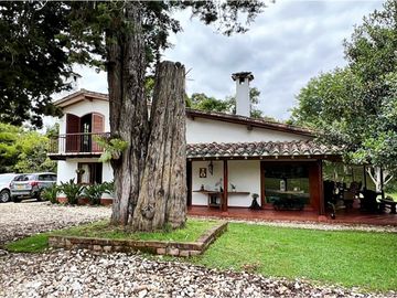 CASA CAMPESTRE EN CONJUNTO CERRADO EN LA VIA SAN ANTONIO LA CEJA.