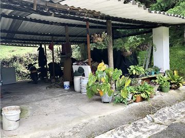 CASA CAMPESTRE EN CONJUNTO CERRADO EN LA VIA SAN ANTONIO LA CEJA.