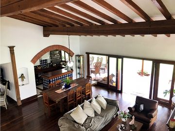CASA CAMPESTRE EN CONJUNTO CERRADO EN LA VIA SAN ANTONIO LA CEJA.