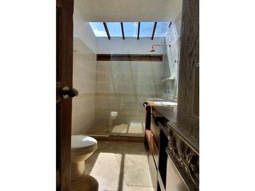 Casa en unidad cerrada cerca a San Antonio