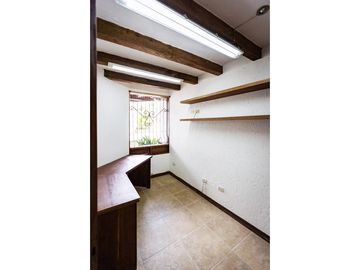 Casa en unidad cerrada cerca a San Antonio