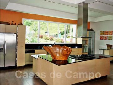 FINCA DE LUJO EN BOLOMBOLO