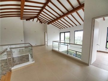 Casa en unidad cerrada en Rionegro cerca a comfama