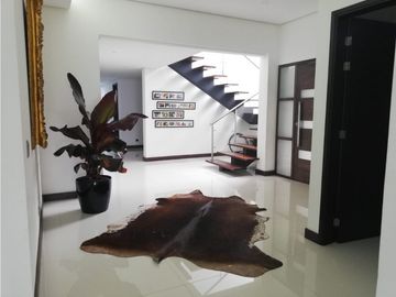 CASA EN EL RETIRO EN CONJUNTO CERRADO