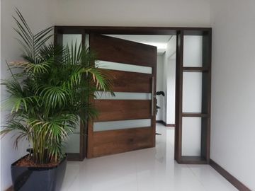 CASA EN EL RETIRO EN CONJUNTO CERRADO