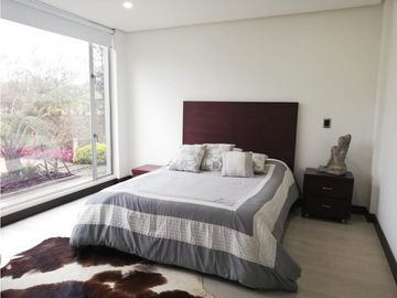 CASA EN EL RETIRO EN CONJUNTO CERRADO