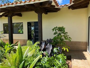 Casa campestre de 330 M² , 4 habitaciones ubicada en Quirama