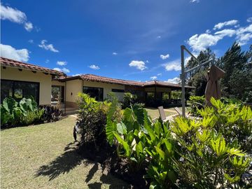 Casa campestre de 330 M² , 4 habitaciones ubicada en Quirama