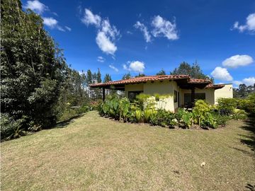 Casa campestre de 330 M² , 4 habitaciones ubicada en Quirama