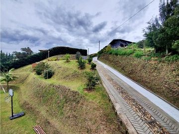 Finca Campestre de Ensueño en 9,000 m2: ¡Todo Incluido!