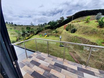Finca Campestre de Ensueño en 9,000 m2: ¡Todo Incluido!