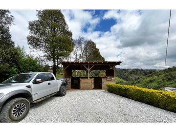 Finca Campestre de Ensueño en 9,000 m2: ¡Todo Incluido!