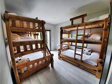 Finca Campestre de Ensueño en 9,000 m2: ¡Todo Incluido!