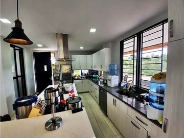 Finca Campestre de Ensueño en 9,000 m2: ¡Todo Incluido!