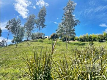Casa Finca con 12.000 m² de lote independiente en El Retiro
