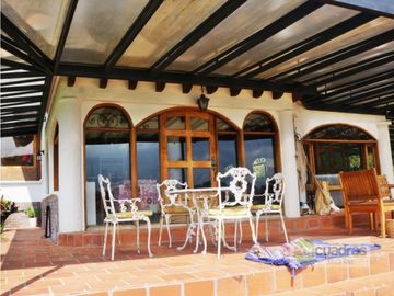 Casa finca a borde de embalse la Fé en el Retiro