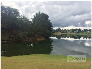 Casa finca a borde de embalse la Fé en el Retiro