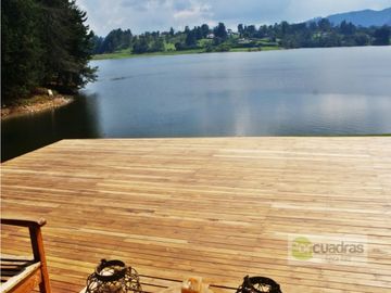 Casa finca a borde de embalse la Fé en el Retiro