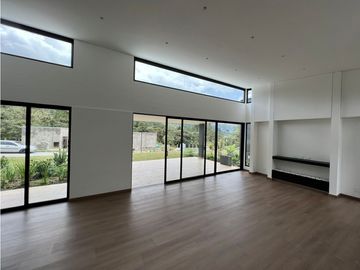 Casa en conjunto cerrado   Fizebad