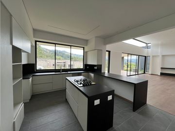 Casa en conjunto cerrado   Fizebad
