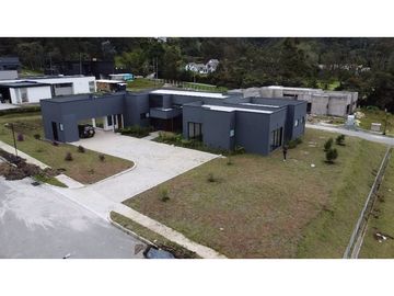 Casa en conjunto cerrado   Fizebad