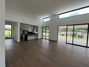 Casa en conjunto cerrado   Fizebad