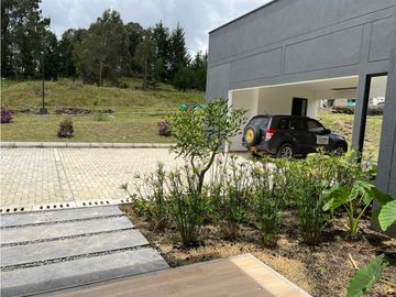 Casa en conjunto cerrado   Fizebad