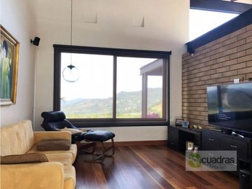 Casa finca de 450 m² en Pontezuela en unidad cerrada