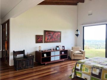Casa finca de 450 m² en Pontezuela en unidad cerrada