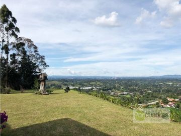 Casa finca de 450 m² en Pontezuela en unidad cerrada