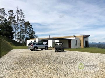 Casa finca de 450 m² en Pontezuela en unidad cerrada