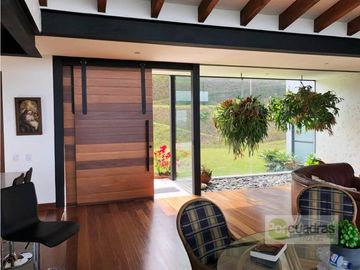 Casa finca de 450 m² en Pontezuela en unidad cerrada