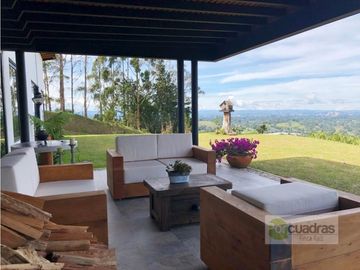 Casa finca de 450 m² en Pontezuela en unidad cerrada