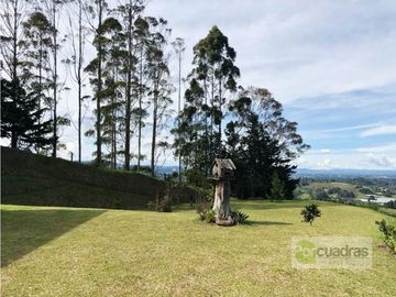 Casa finca de 450 m² en Pontezuela en unidad cerrada