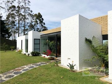 Casa finca de 450 m² en Pontezuela en unidad cerrada
