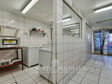 Venta de casa en La Reina. Para uso residencial y comercial.