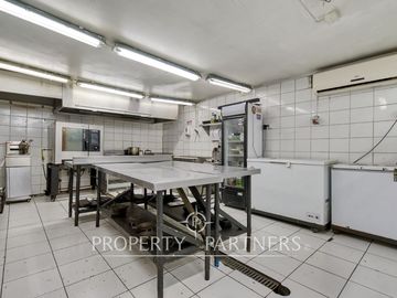 Venta de casa en La Reina. Para uso residencial y comercial.