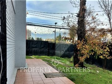Cómoda y amplia casa de 2 pisos, ideal para remodelar, a minutos del metro Hernando de Magallanes